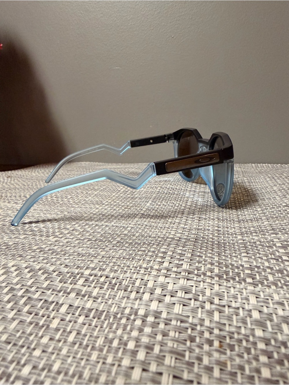 Oakley Blue Two-Tone Zigzag Arm Sunglasses